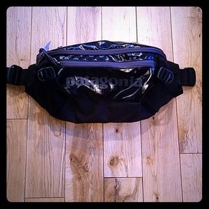 NWT Patagonia Black Hole Waistpack 2L - Black